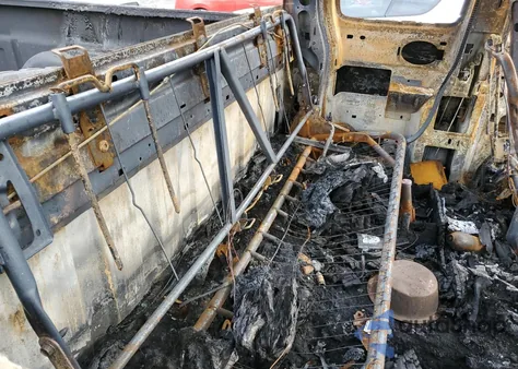 2002 GMC New Sierra K1500 из США, поврежденный, VIN 2GTEK19T121200895